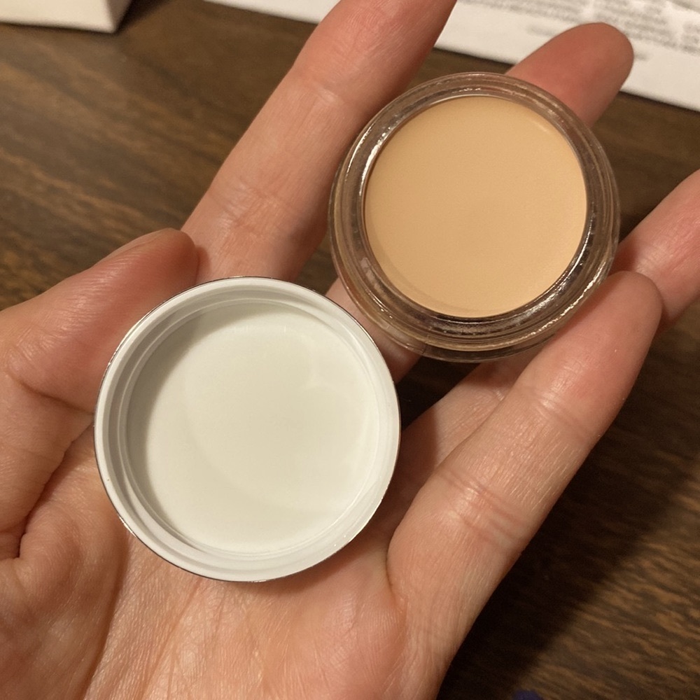 Glossier Stretch Concealer